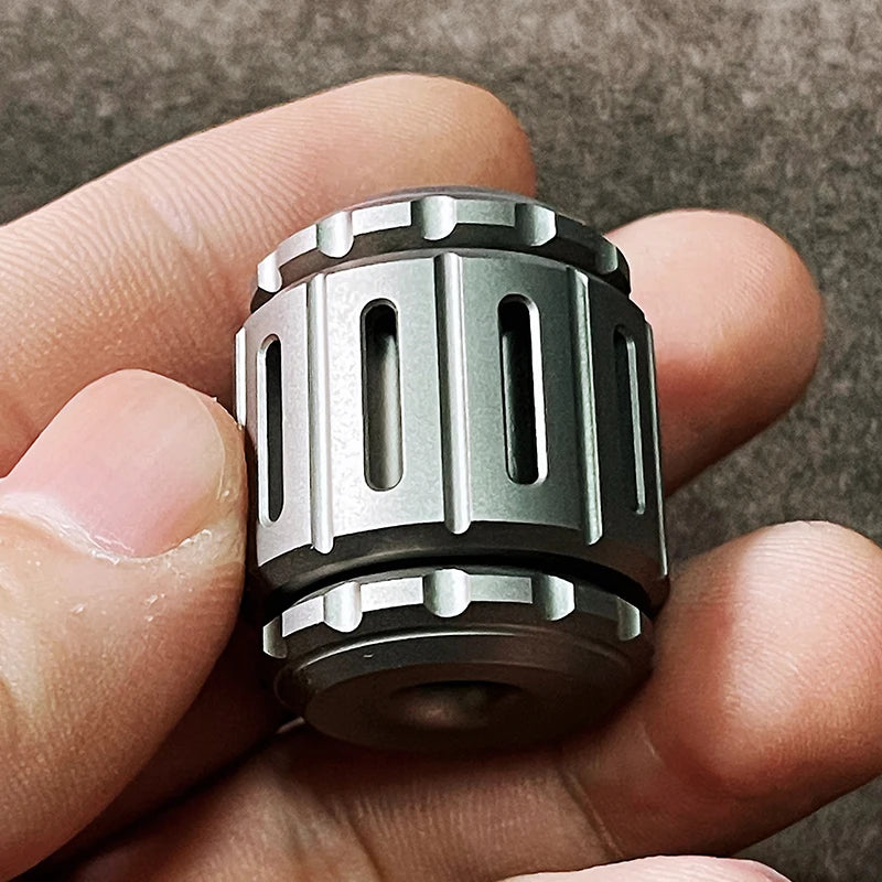 BM War Hammer EDC Pendant - Vingertop Gyro voor discreet focus - Fidgetmania